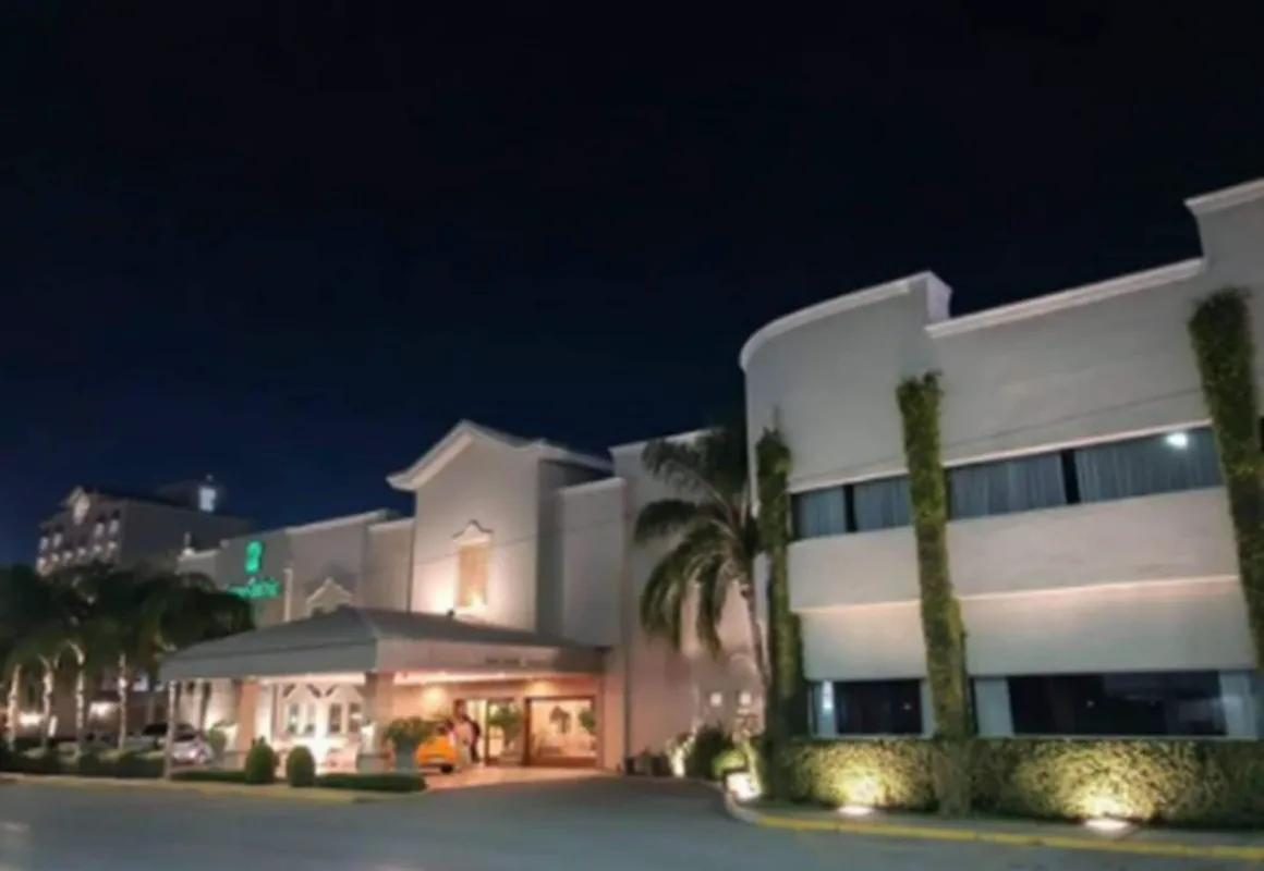 Hotel Fresno Galerías hotel hero