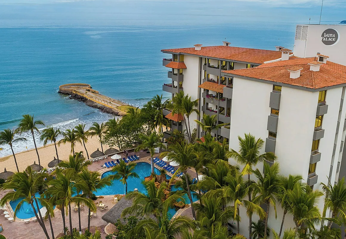 Luna Palace Hotel and Suites hotel hero