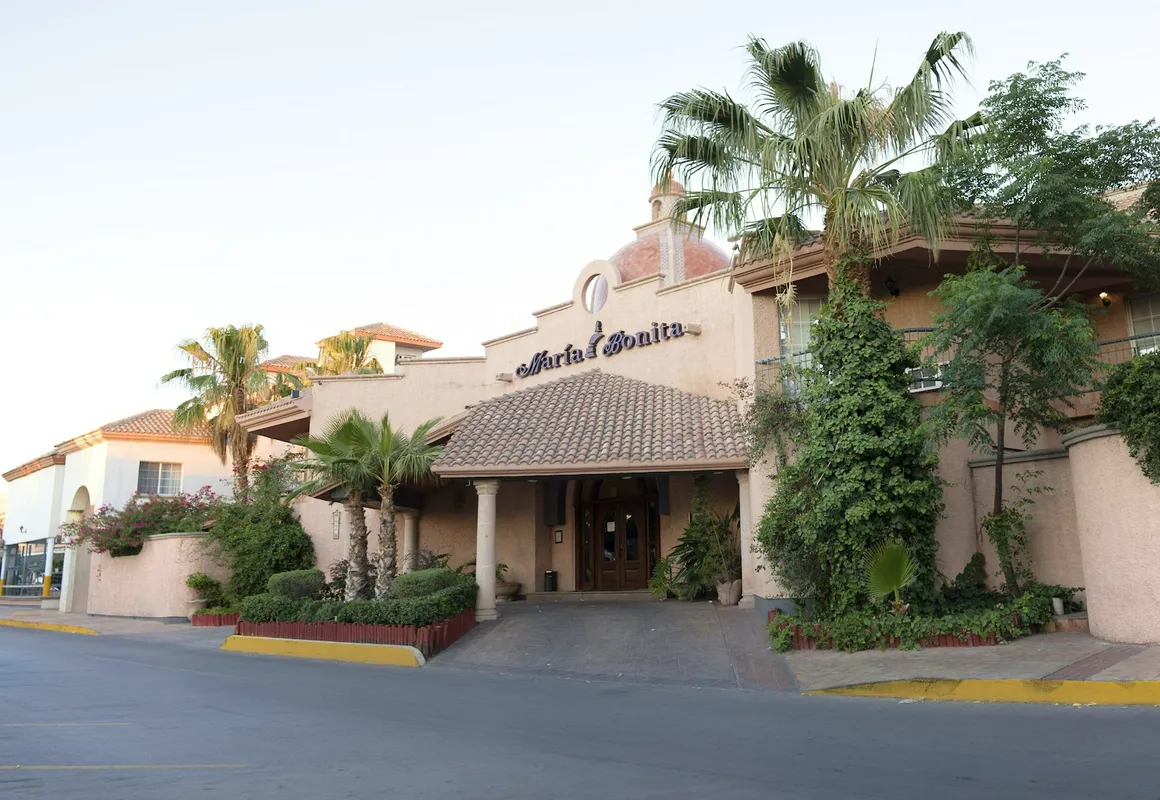 Maria Bonita Business Hotel & Suites hotel hero