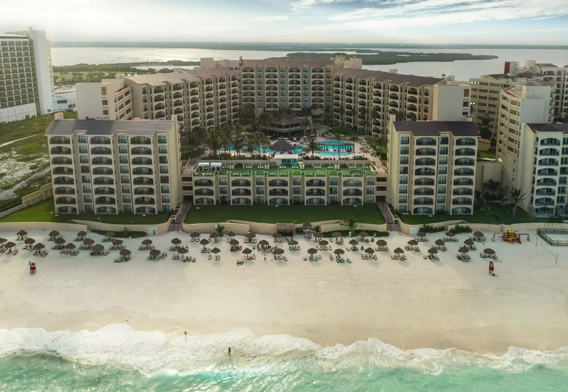 The Royal Islander – An All Suites Resort hotel hero