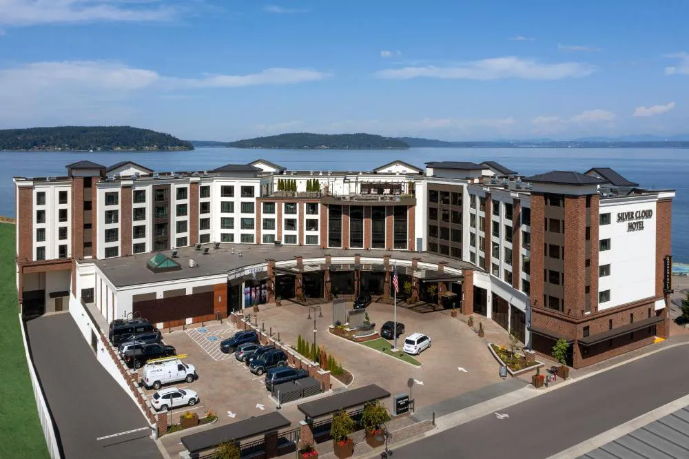 Silver Cloud Hotel Tacoma at Point Ruston Waterfront hotel hero