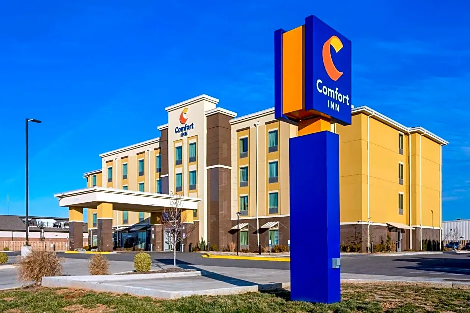 Comfort Inn hotel hero