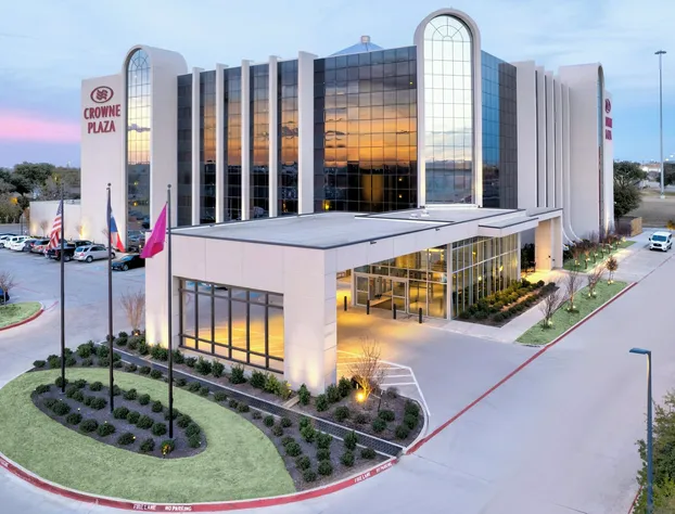 Crowne Plaza Suites Arlington - Ballpark - Stadium hotel detail image 2