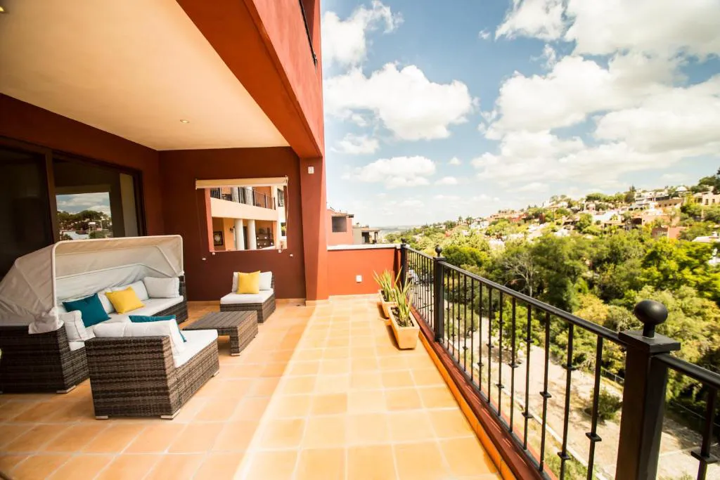 Villas Koodos hotel hero