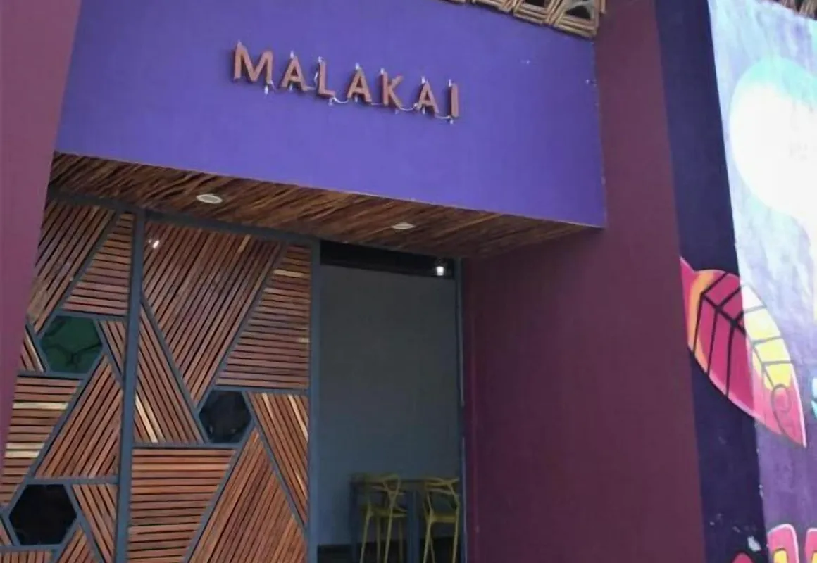 Hostal Malakai Cabanas & Dorms hotel hero