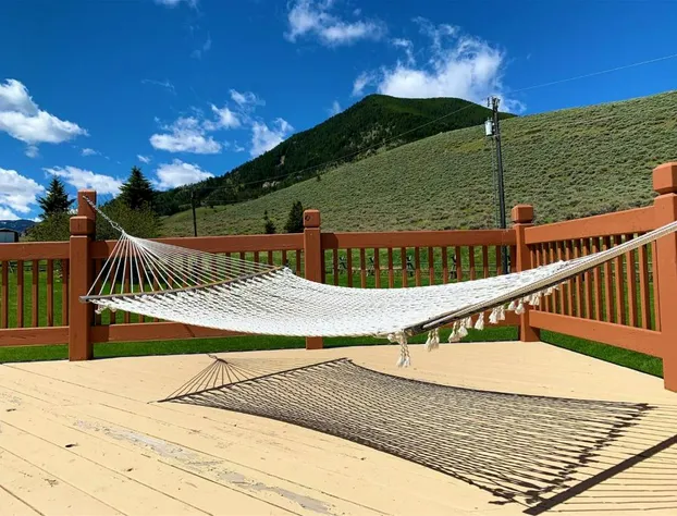 Dog Friendly Elk Ridge with Hot Tub by AAA Red Lodge Rentals hotel detail image 3