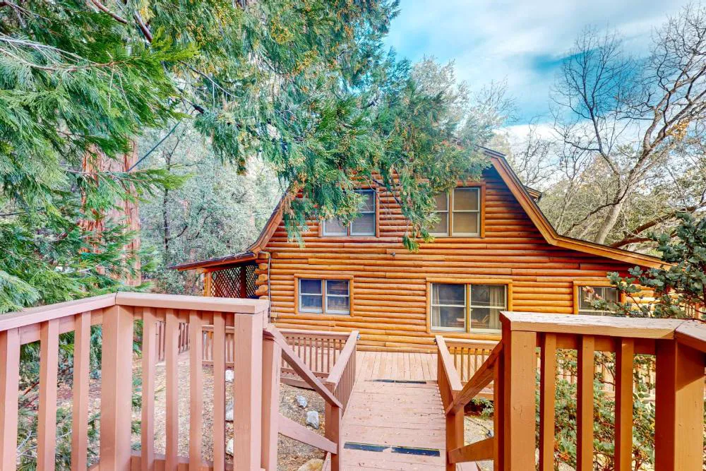 San Jacinto Lodge hotel hero