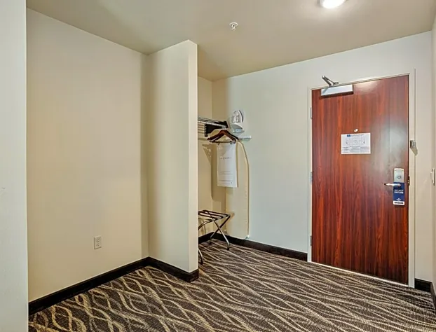 Cobblestone Hotel & Suites-Little Chute hotel detail image 4