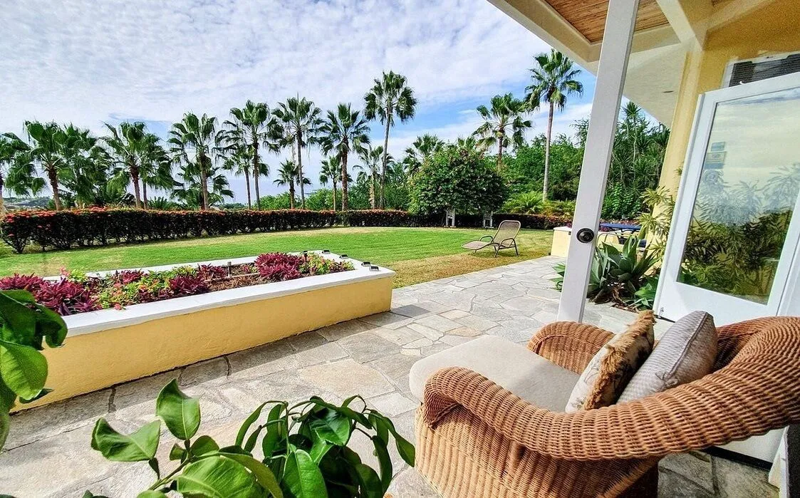 Luana Nai'a Inn hotel hero