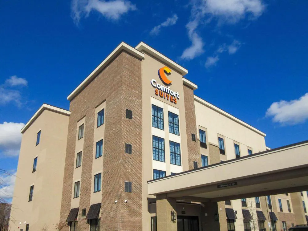Comfort Suites Summerville North hotel hero