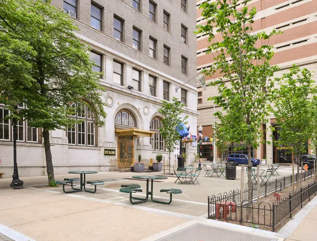 Baltimore Plaza Inner Harbor hotel detail image 1