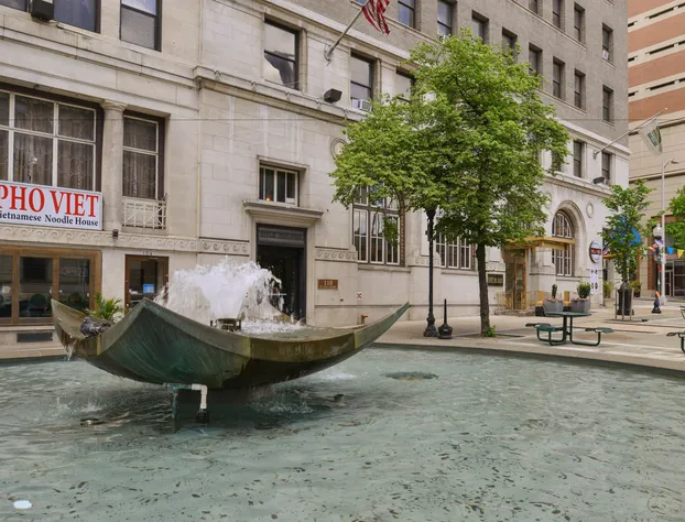 Baltimore Plaza Inner Harbor hotel detail image 2