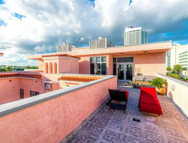 Secret Garden Miami Beach hotel detail image 3