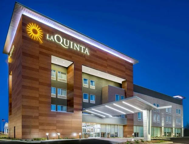 La Quinta Inn & Suites by Wyndham Louisville NE/Old Henry Rd hotel detail image 1