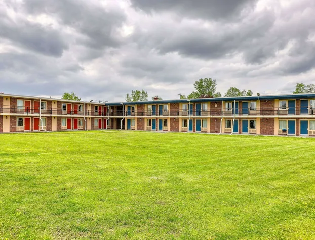 Suburban Studios Neenah-Appleton hotel detail image 3