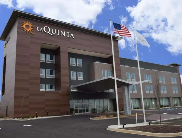 La Quinta Inn & Suites by Wyndham Round Rock near Kalahari hotel detail image 2