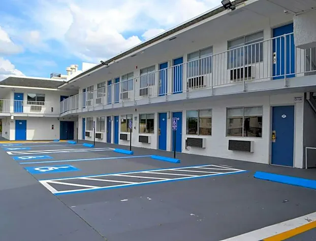 Knights Inn Jacksonville at Harts Rd hotel detail image 1