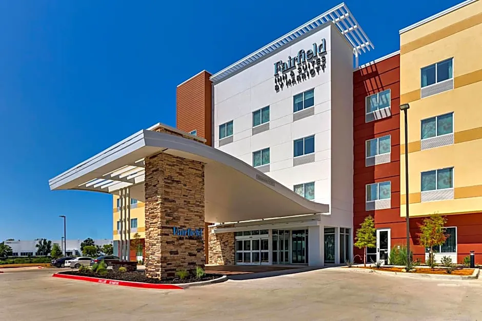 Fairfield Inn & Suites by Marriott Dallas Love Field hotel hero