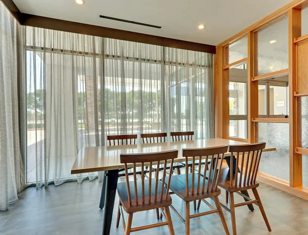 Fairfield Inn & Suites by Marriott Dallas Love Field hotel detail image 4