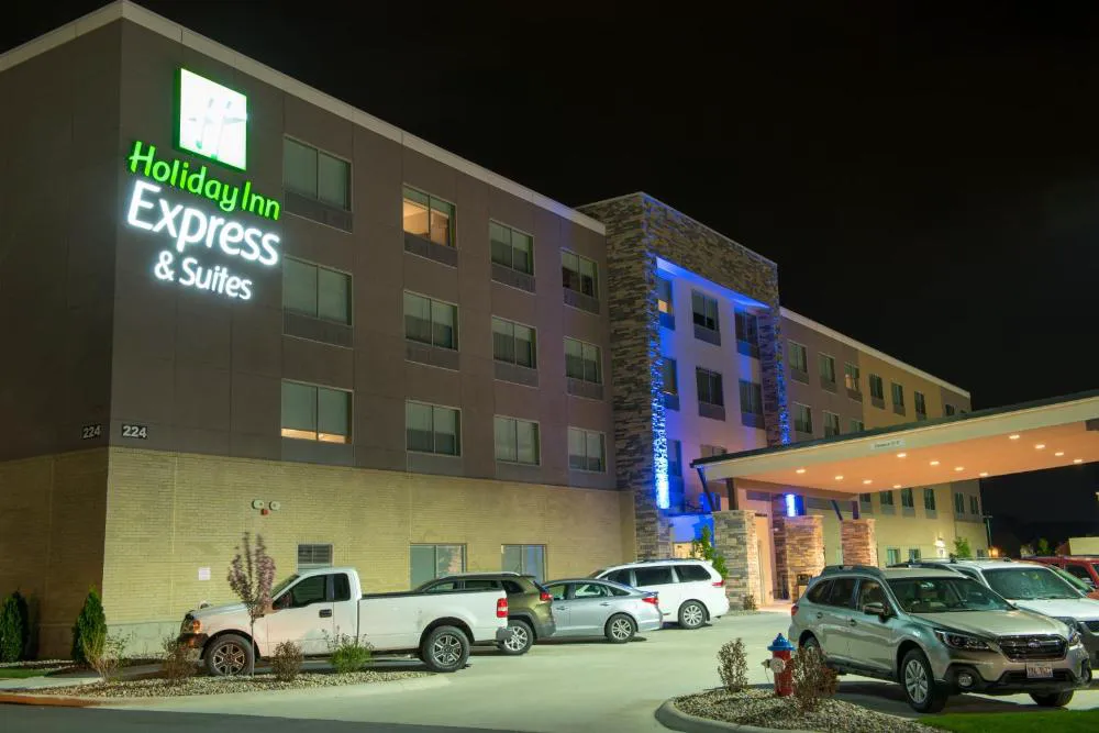 Holiday Inn Express & Suites Orland Park - Mokena by IHG hotel hero