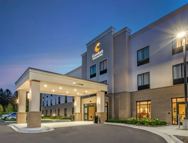 Comfort Inn & Suites hotel detail image 1