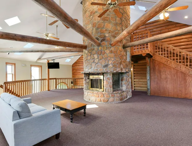 Casa Loma Inn & Suites by OYO Davenport IA near I-80 hotel detail image 4