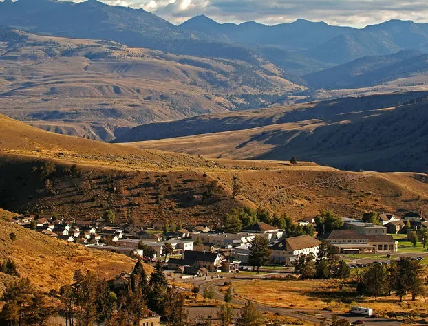 Mammoth Hot Springs & Cabins - Inside The Park hotel detail image 3