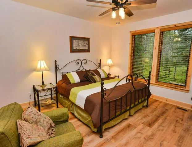 White Bark Lodge by Casago McCall - Donerightmanagement hotel detail image 1