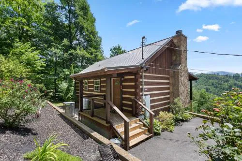 Nestled Inn 1 Bedroom Secluded WiFi Jetted Tub Sleeps 2 hotel detail image 2