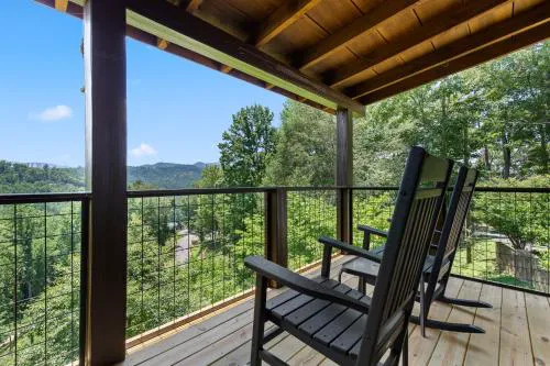 Nestled Inn 1 Bedroom Secluded WiFi Jetted Tub Sleeps 2 hotel detail image 4