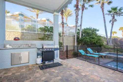 Cinnamon Beach Nautilus Ocean Front 6 Bedrooms Sleeps 12 Private Pool hotel detail image 4