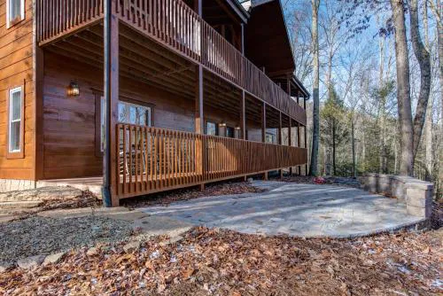 Hickory Hollow Lodge 8 Bedrooms, Pool Table, Theater Room, WiFi, Sleeps 20 hotel detail image 4