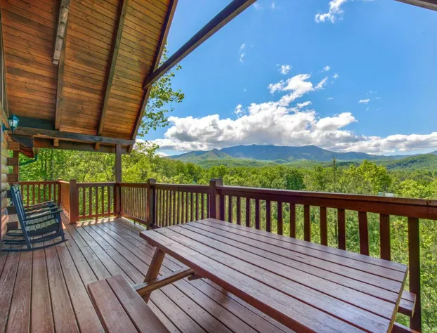 Eagles Point Lodge 4 Bedrooms Sleeps 16 View Pool Access Game Room hotel detail image 1