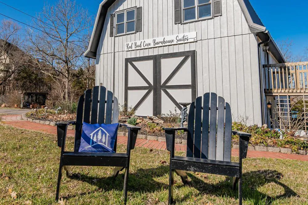 2 bdr Suite Right on Lake Tablerock Near Big Cedar Lodge Red Bud Cove hotel hero