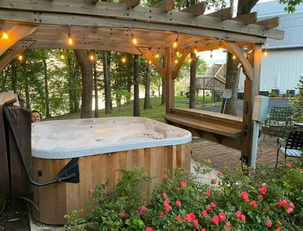 2 bdr Suite Right on Lake Tablerock Near Big Cedar Lodge Red Bud Cove hotel detail image 2