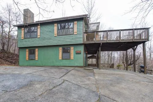 Rocky Top Lodge 6 Bedrooms Pool Access Hot Tub Mountain View Sleeps 14 hotel detail image 2