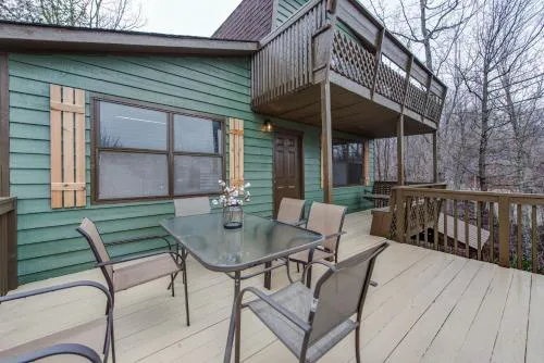 Rocky Top Lodge 6 Bedrooms Pool Access Hot Tub Mountain View Sleeps 14 hotel detail image 4