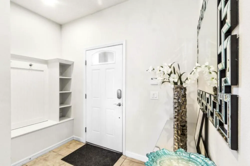 Stylish Boromir Comes Free Resort Access hotel hero