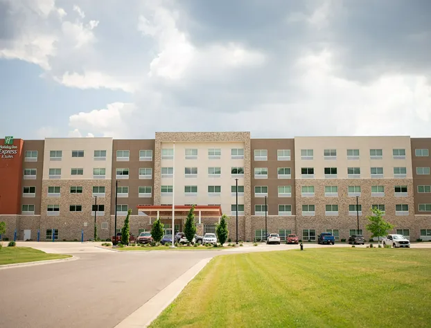 Holiday Inn Express & Suites Onalaska La Crosse Area by IHG hotel detail image 1