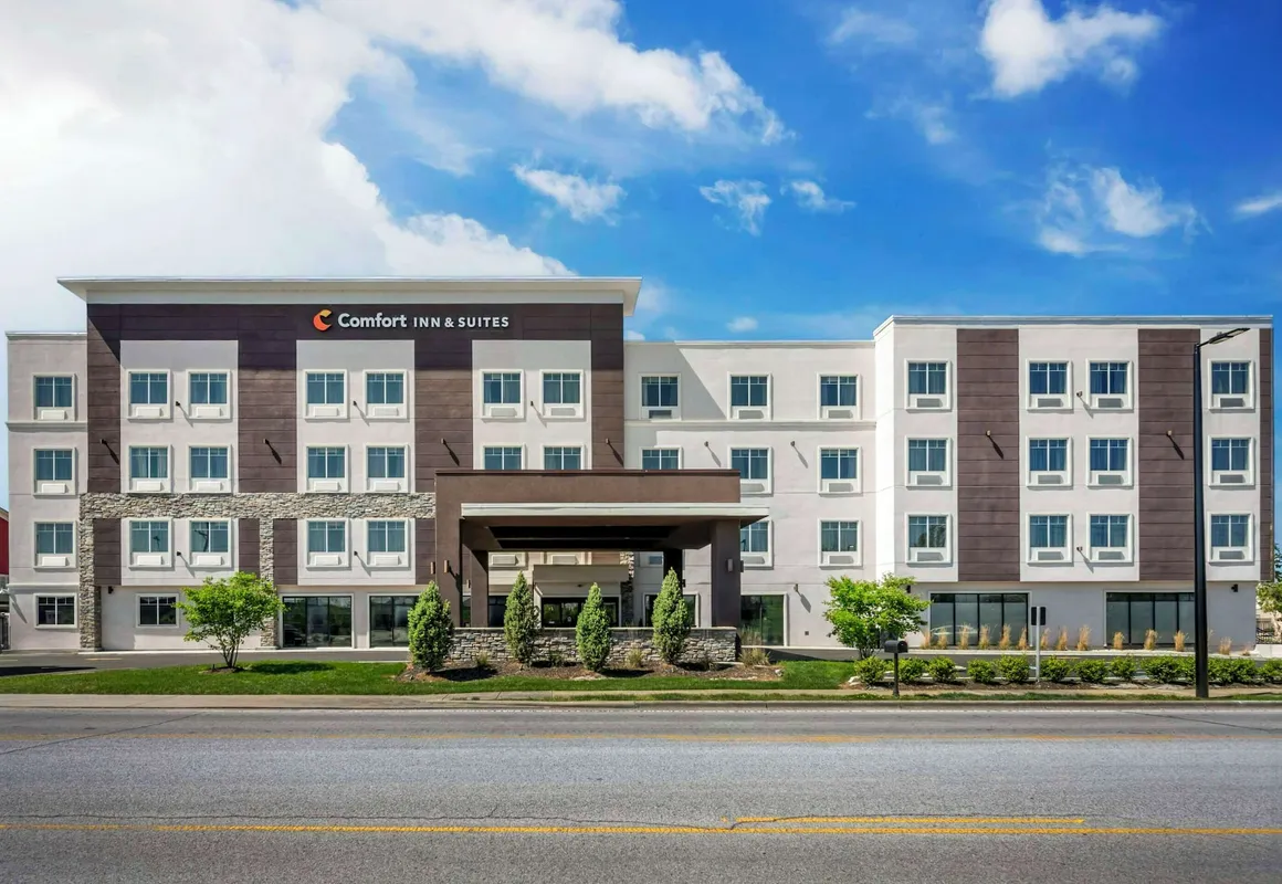Comfort Inn & Suites Clarksville - Louisville North hotel hero