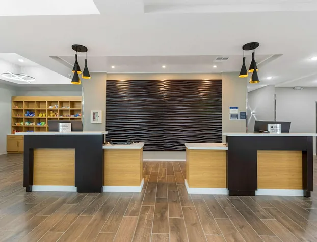 La Quinta Inn & Suites by Wyndham Coralville Iowa City hotel detail image 1