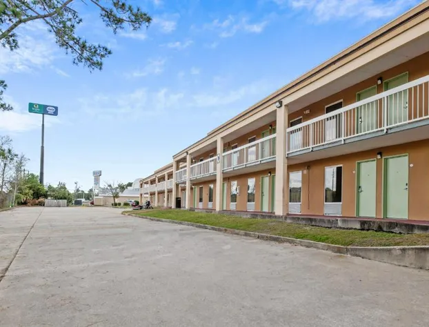 Suburban Studios Hotel Kingsland Near I-95 hotel detail image 2