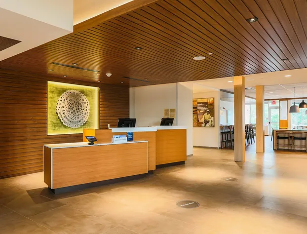 Fairfield Inn & Suites by Marriott Marquette hotel detail image 3