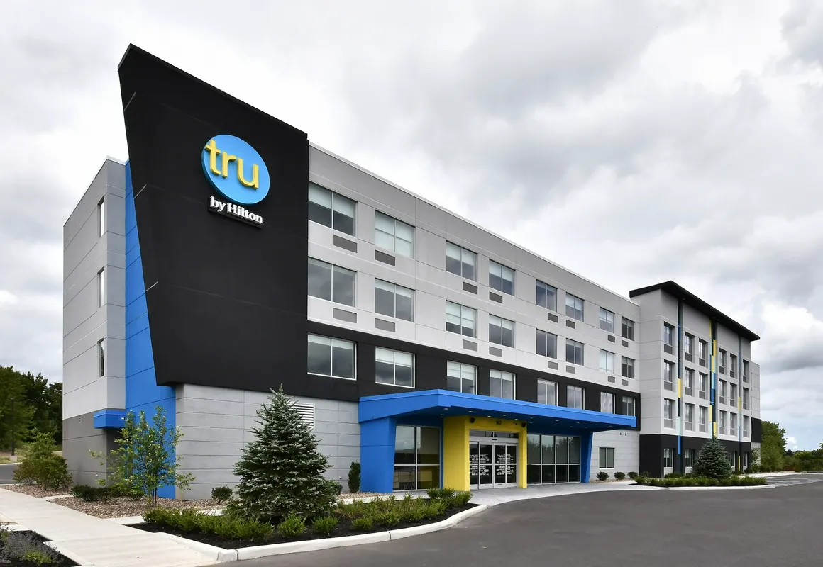 Tru by Hilton Beckley hotel hero