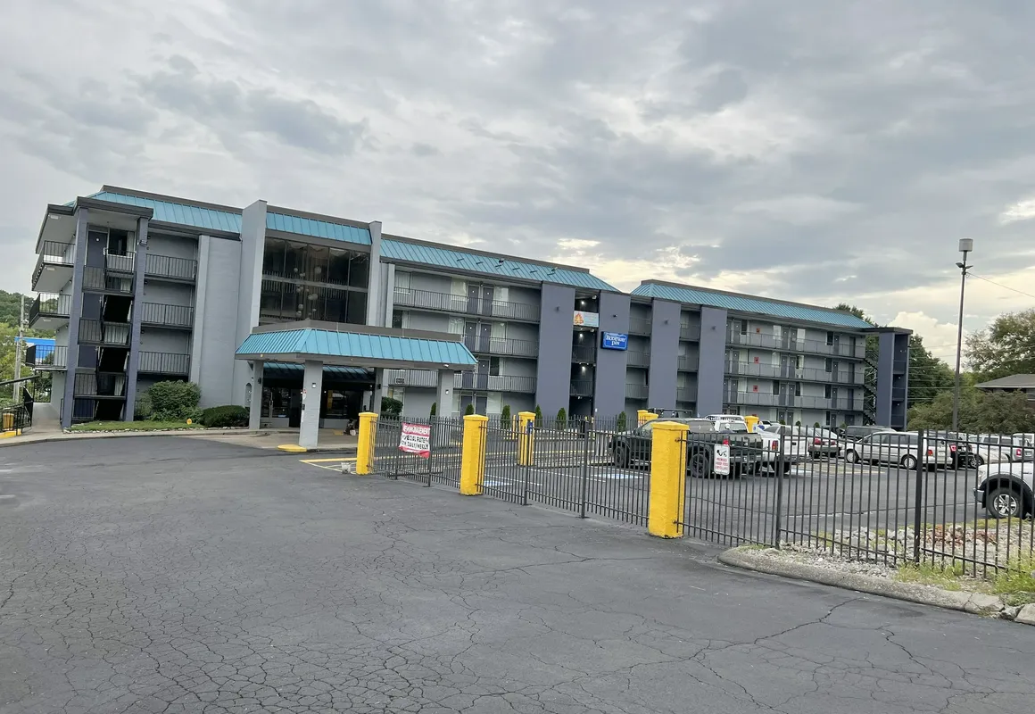 Rodeway Inn Nashville Donelson hotel hero