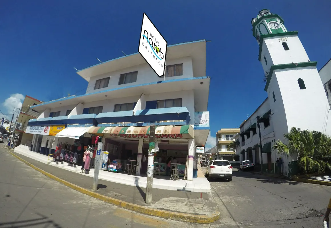 EMS Acuario Catemaco hotel hero