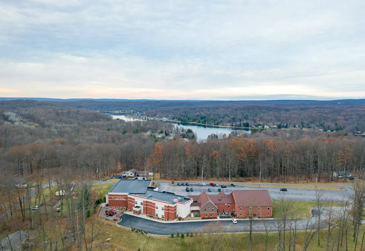 Crown Resorts at Wolf Run hotel hero