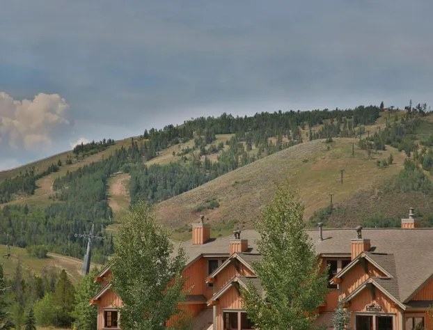 Kicking Horse Lodges 4-302 hotel detail image 3