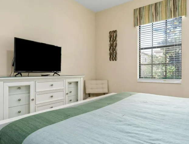 Disney Best Secret 7 Miles To Disney - World - Champion Gates Resort 9 Beds 26 Sleepers Free Water Park hotel detail image 3