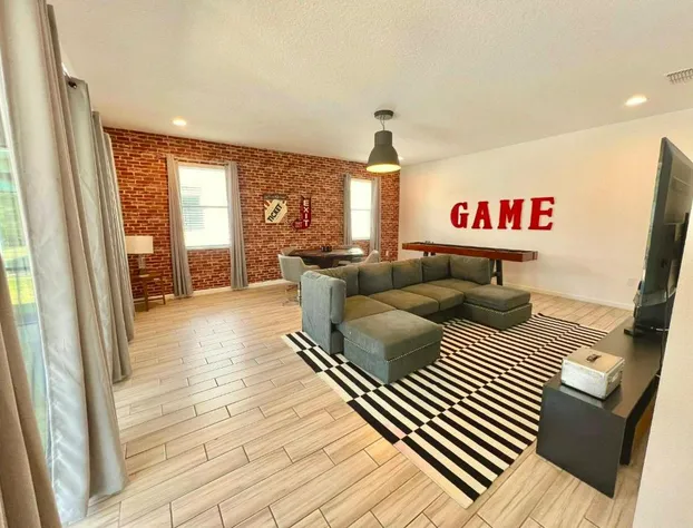 Sonoma Resort 7 Bedroom Vacation Home with Pool 1849 hotel detail image 2